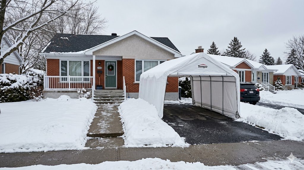 Property in Laval-des-Rapides